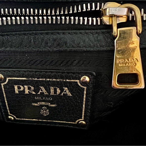 PRADA BLACK VITELLO DAINO LEATHER BAG - Picture 10 of 12
